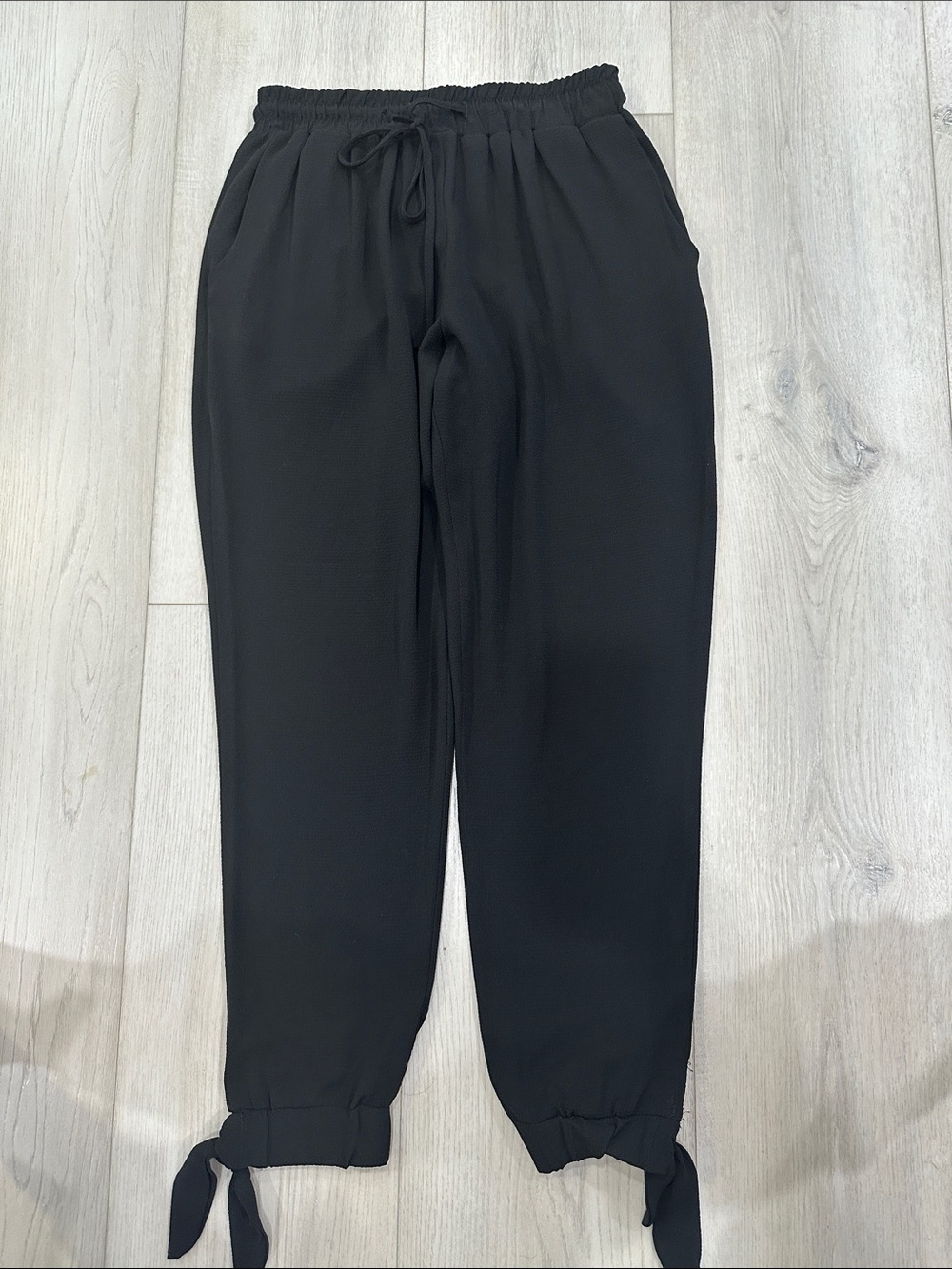 Veronica M Black Tie Hem Jogger Pants Size M Elastic Waist Crepe Trousers